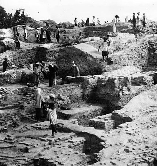 20세기 초반 모헨조다로 발굴 장면
